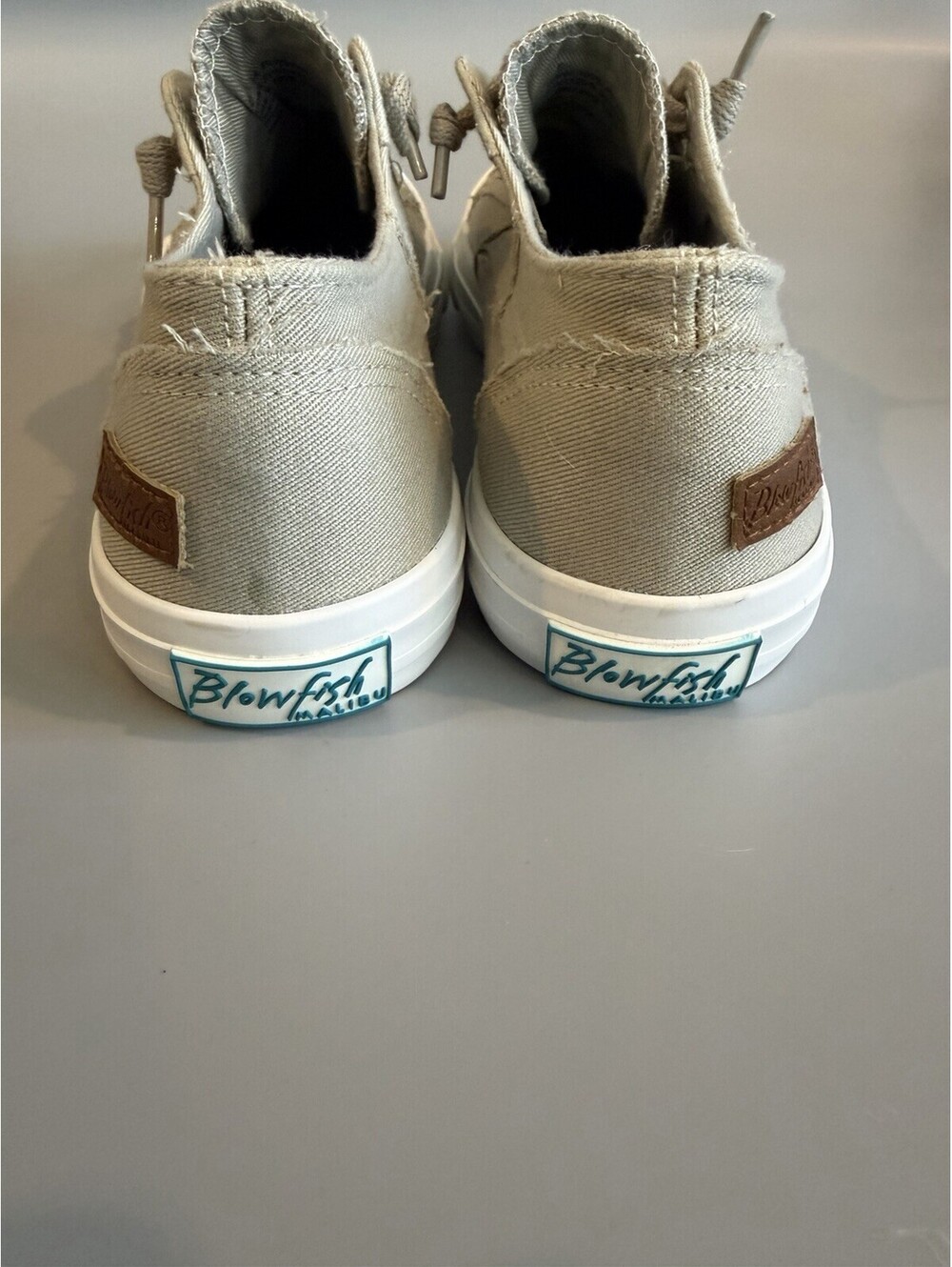 Blowfish Malibu Women's Fruit Sneaker, Wolf Gray Smoked Canvas Size 8 Casual - Picture 4 of 13